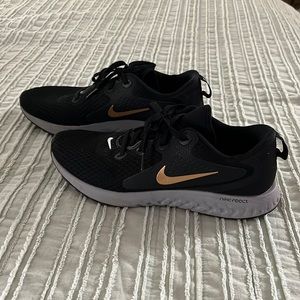 Hardly worn black and grey Nikes